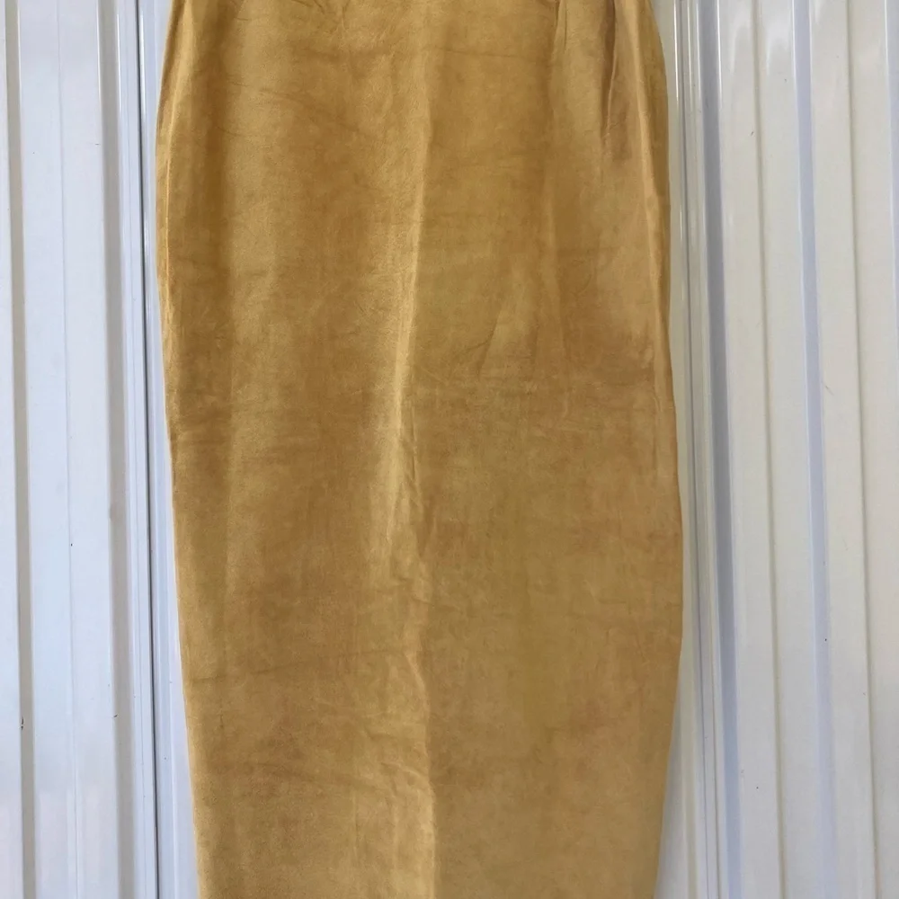 𝅺vtg  Grownbeans by Karen Groner  suede Skirt. LRG . Made in USA.